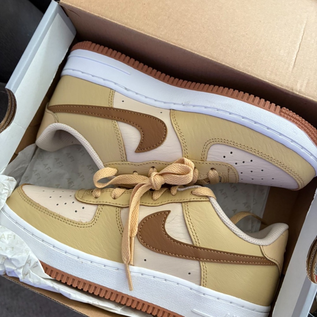 Size 5y Nike Air Force 1 Low Lv8